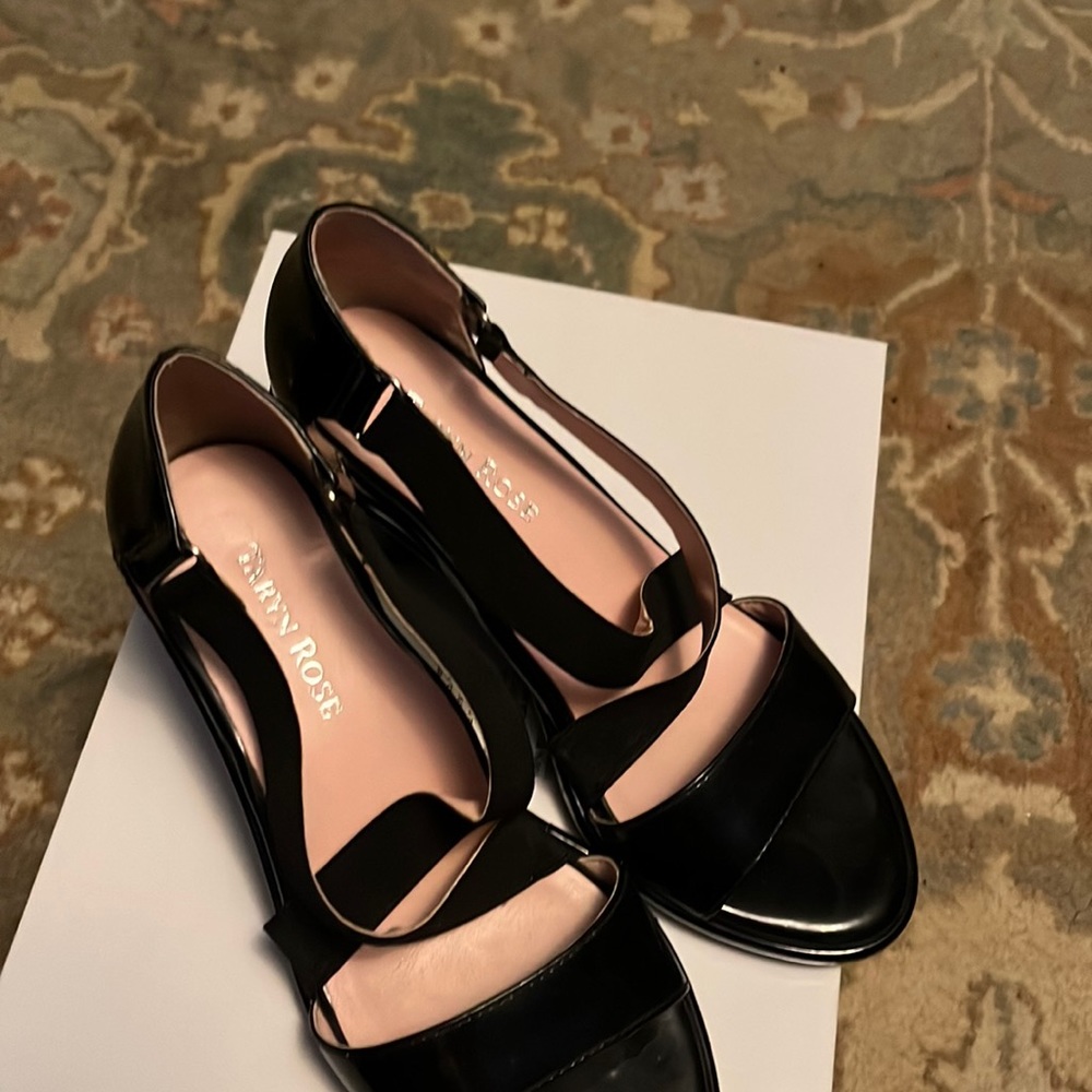 Taryn Rose dress sandal size 7.5 women’s black Patton leather wedge heel